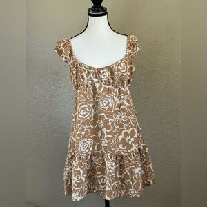 Blu Pepper Tan and White Floral Mini Dress | Size M